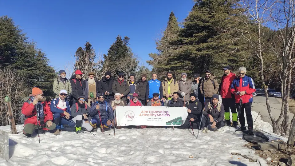 Barmi Gali to Beeran Gali Snow Trek: RHCP hike photo 1 of 18