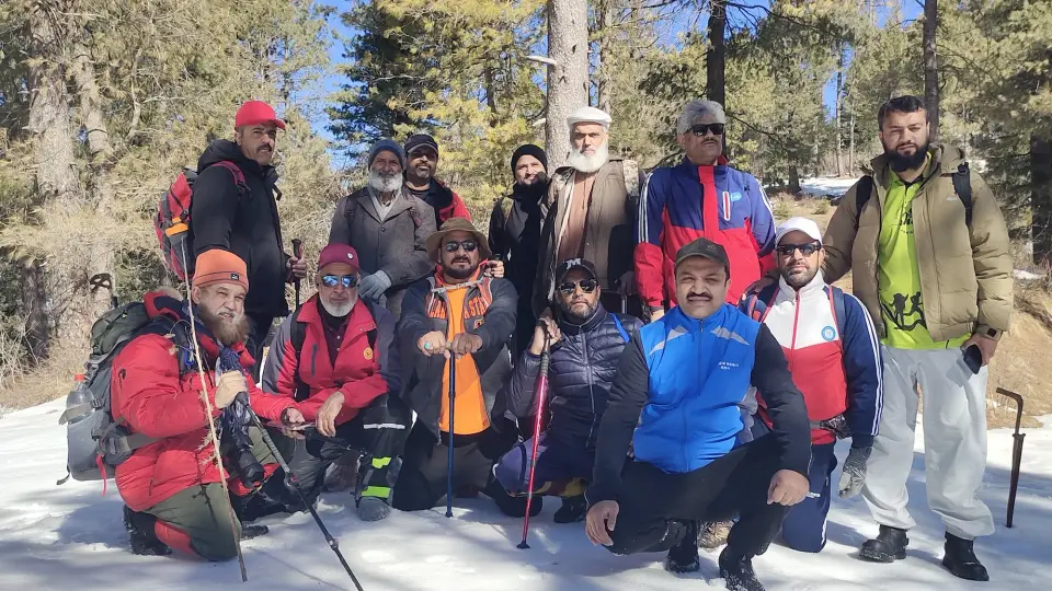 Barmi Gali to Beeran Gali Snow Trek: RHCP hike photo 5 of 18