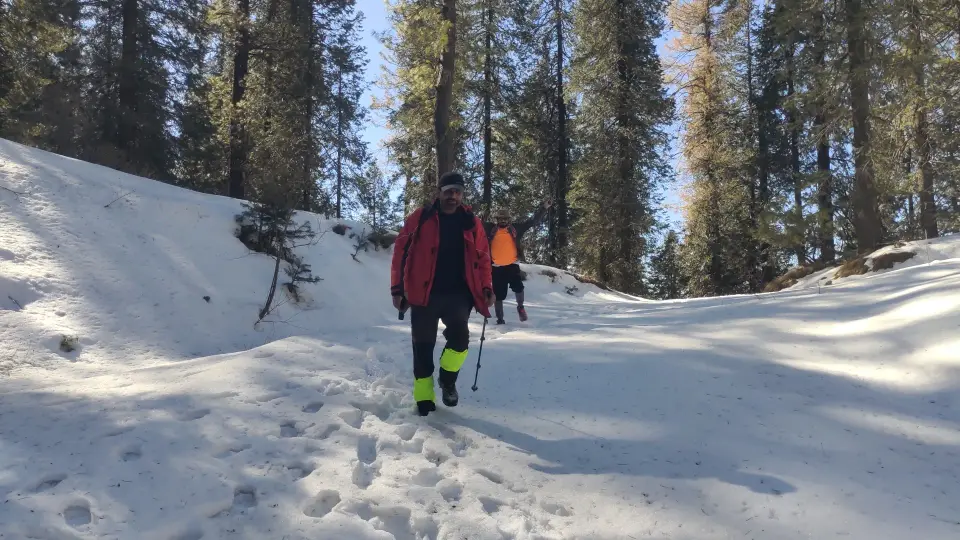 Barmi Gali to Beeran Gali Snow Trek: RHCP hike photo 7 of 18