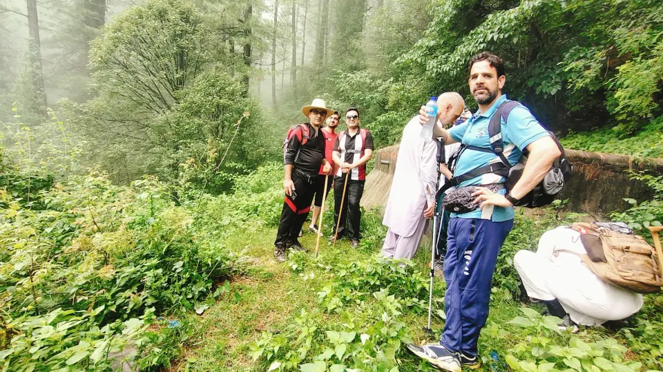 Thandiani (Barmi Gali) to Jhafar: RHCP hike photo 3 of 18
